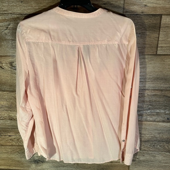 Light pink button up long sleeve shirt - Picture 3 of 3